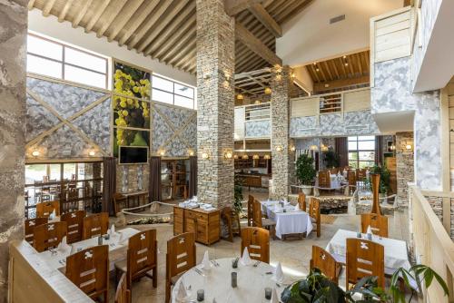 مطعم, فندق إيتنو سيلو هيرسيج (Hotel Etno Selo Herceg) in ميديوجوريه