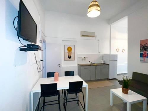 AspenTLV - Hacarmel Market Apartments & Studios