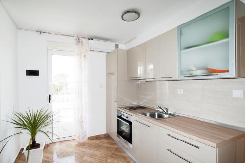 Konyha, Apartments Toka in Petrcane Városközpont
