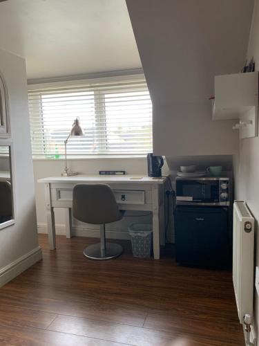 First floor Pad Carterton near Burford in Carterton