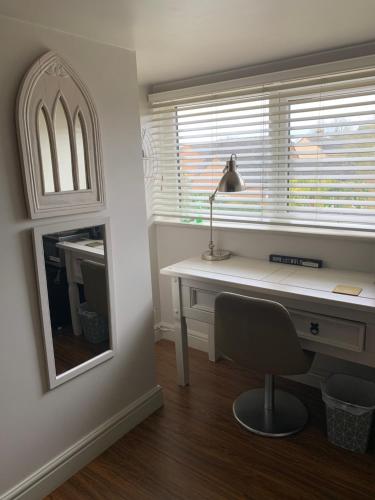 First floor Pad Carterton near Burford in Carterton
