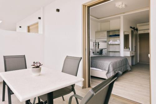 Lighthouse Apartments Lighthouse Apartments