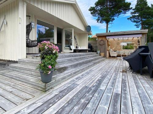 Фасада на хотела, person holiday home in Asenfjord-By Traum in Asenfjord