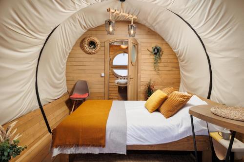 . Glamping Spiritul Zimbrului