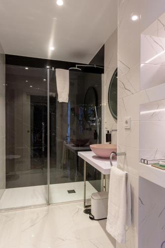 Superior Double Room image 7