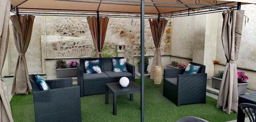 Instalações, Logis Hotel La Tourelle du Beffroi in Bourbon-Lancy