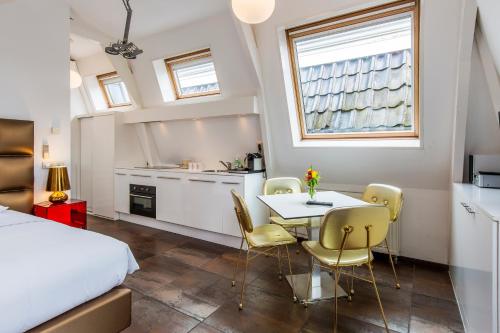 Amstel Corner Hotel - image 3