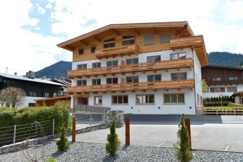  Appartementhaus Spiegl by Travel Partner, Pension in Ellmau