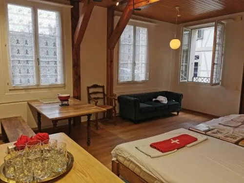 Simple Studio 36m2 in the Center of Burgdorf private Parking SMALL BATHROOM in Burgdorf, Schweiz