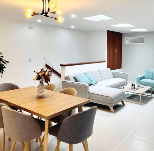 Casa Jardin: Hermosa, amplia y muy cerca al parque