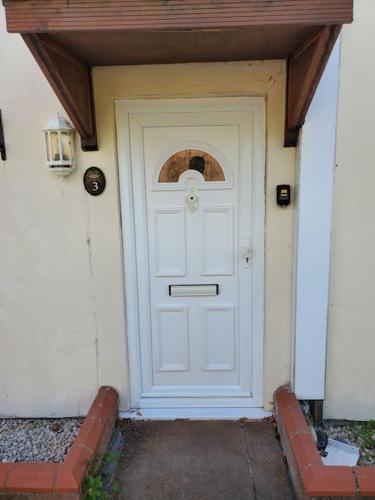 Central Windsor 2 bedroom flat with free parking, Windsor (photo 10)
