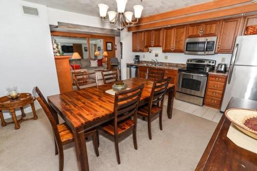 Seven Springs Stoneridge 3 Bedroom Standard Condo, Mountain Views! condo thumb 4