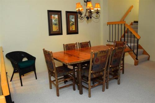 Seven Springs Sunridge 2 Bedroom Standard Condo, Ski-In Out! condo in Champion, USA