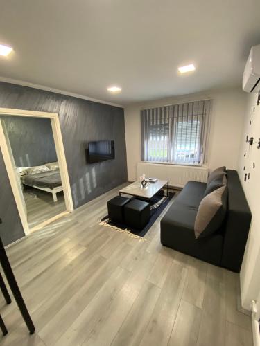 . Apartmani Mira