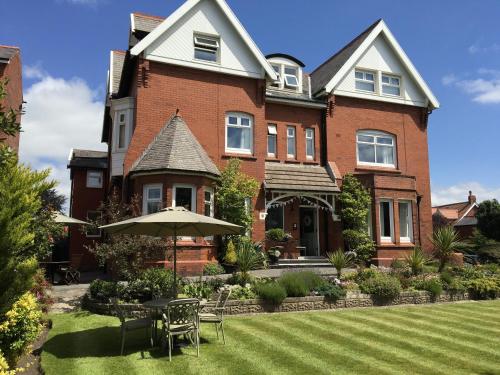 B&B Lytham St Annes - The Old School House - Bed and Breakfast Lytham St Annes