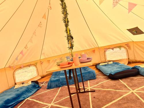 Dollys Den bell tent