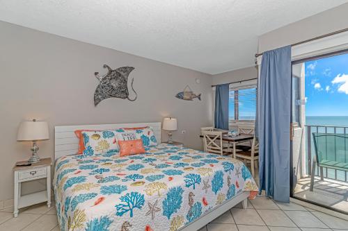 Ocean Front Studio with Panoramic Views! Palace Resort 1001 detail