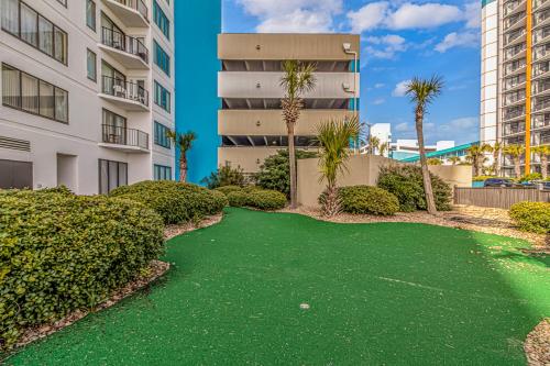 Ocean Front Studio with Panoramic Views! Palace Resort 1001 - image 10