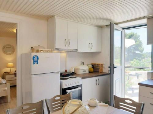 Sunrise cottage in 安提帕克索斯