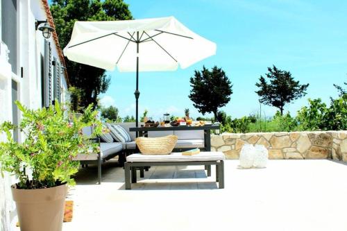 Sunrise cottage in 安提帕克索斯
