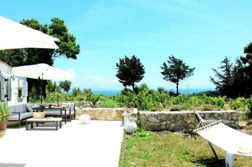 Sunrise cottage in 安提帕克索斯