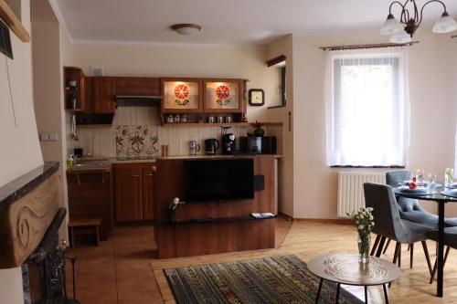 One-Bedroom Apartment image 3