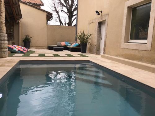 Agréable bastide provençale avec piscine