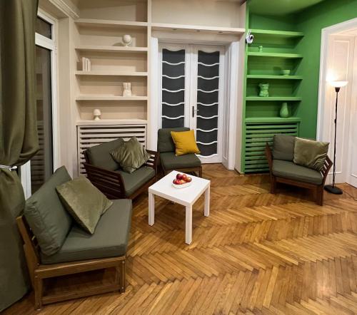 ห้องส่วนกลางสำหรับนั่งเล่น/ดูทีวี, Cabbage Hostel in ปาลีลูลา