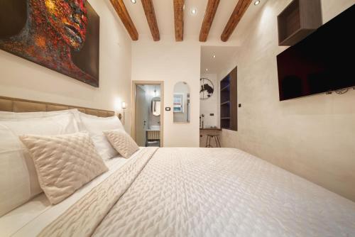 Hygge Rooms Split Room Type - Deluxe Room