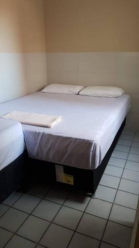 1 double bed, 1 twin bed