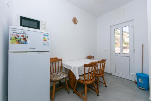 Apartment Pisak 5975c - image 2