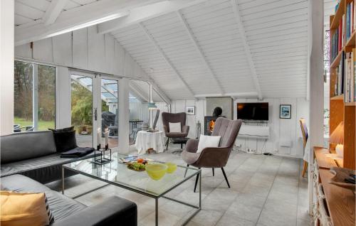  4 Bedroom Stunning Home In Kalundborg in Kalundborg