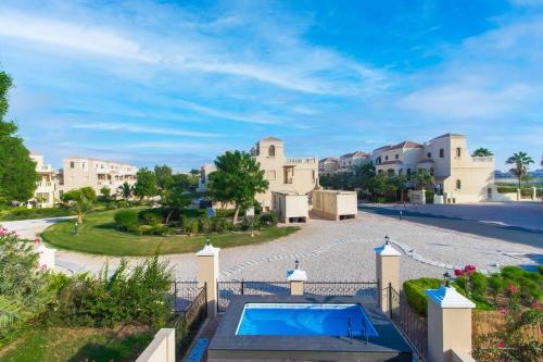 Swimming pool, New! Luxury Private Pool Villa Fairways - RAK in Al Dhait South