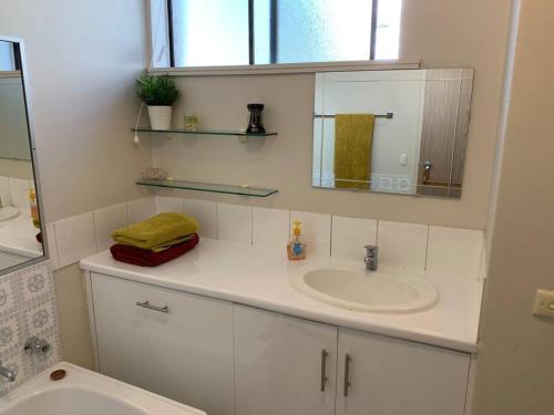 Hurstville home with a view comfort & style - image 6