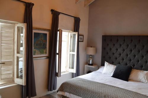 444490241 Hotel de Piedra