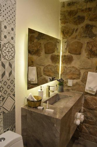 444490280 Hotel de Piedra