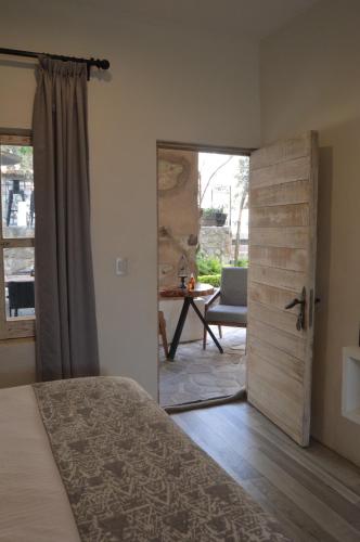 444490544 Hotel de Piedra