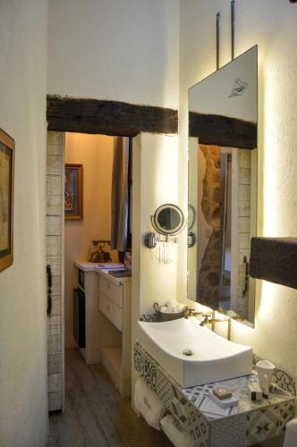 444490787 Hotel de Piedra