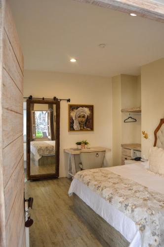 444490940 Hotel de Piedra