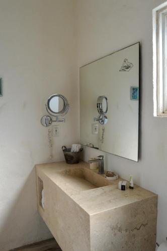 444491087 Hotel de Piedra