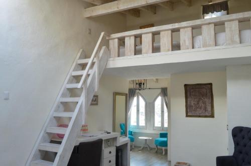 444491644 Hotel de Piedra
