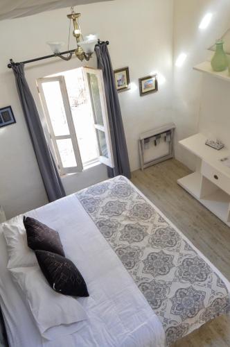 444491716 Hotel de Piedra
