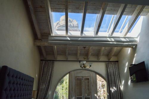 444491825 Hotel de Piedra