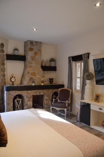 444496711 Hotel de Piedra