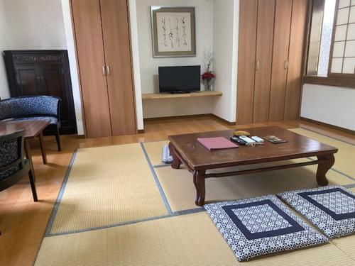5 futon beds