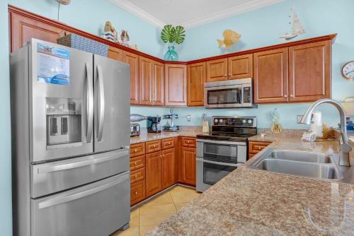 Ocean Villa Penthouse 2302 by RealJoy Vacations - image 11