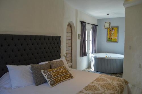 444498002 Hotel de Piedra