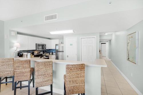 Majestic Beach Towers 1-1707 by RealJoy Vacations - image 11