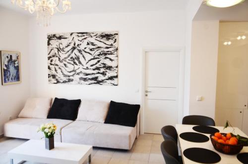 Apartment Chic Ploce