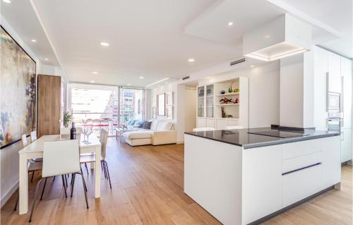 Amazing Apartment In Malaga With Wifi, Málaga (Foto 4)